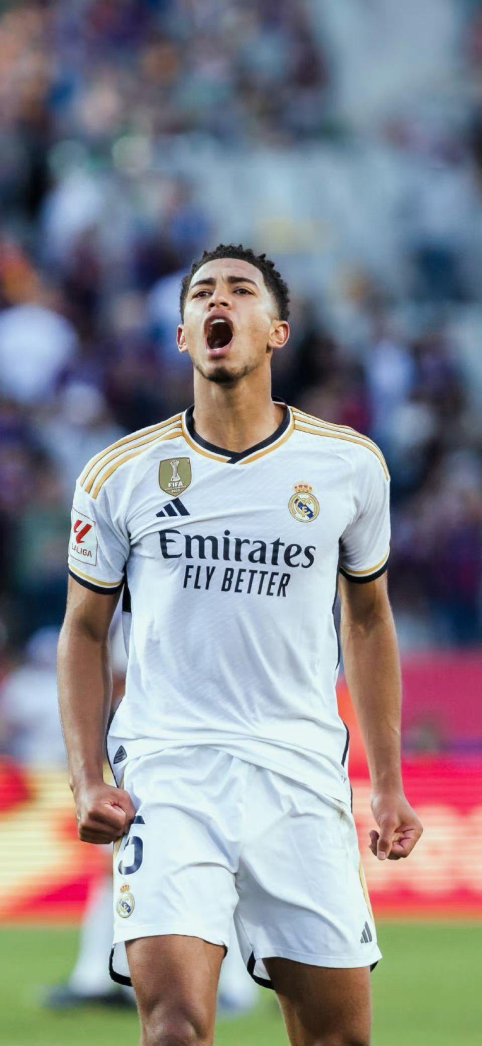 浓眉哥首节状态低迷，表现不尽如人意（浓眉哥首节手感冰冷，发挥欠佳）