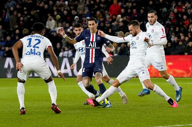 掘金胜出庆功宴戈贝尔缺席引热议（掘金赢球庆功宴，戈贝尔缺席成焦点）