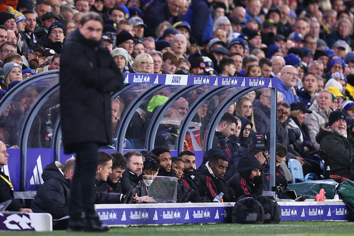 意大利上一场参加世界杯的首发11人：6人已退役，2人无球队