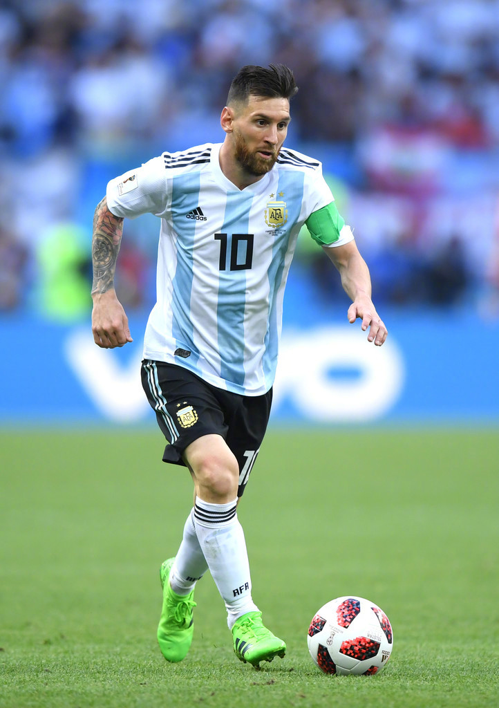 为什么棒球场内的电子记分牌需要实时解析球的旋转轴心与位移轨迹