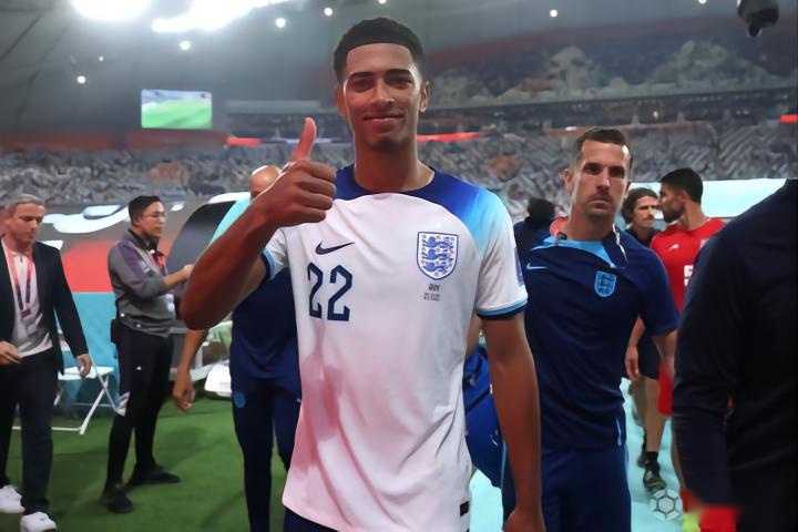 责任在球员身上：斯玛特与雷迪克的困境与挑战（球员需承担责任：斯玛特与雷迪克面临的困局与挑战）