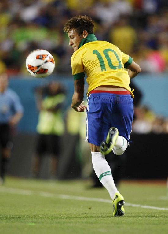 独行侠两胜掘金，浓眉场均31.5分约基奇29分（独行侠双杀掘金，浓眉场均31.5分、约基奇场均29分）